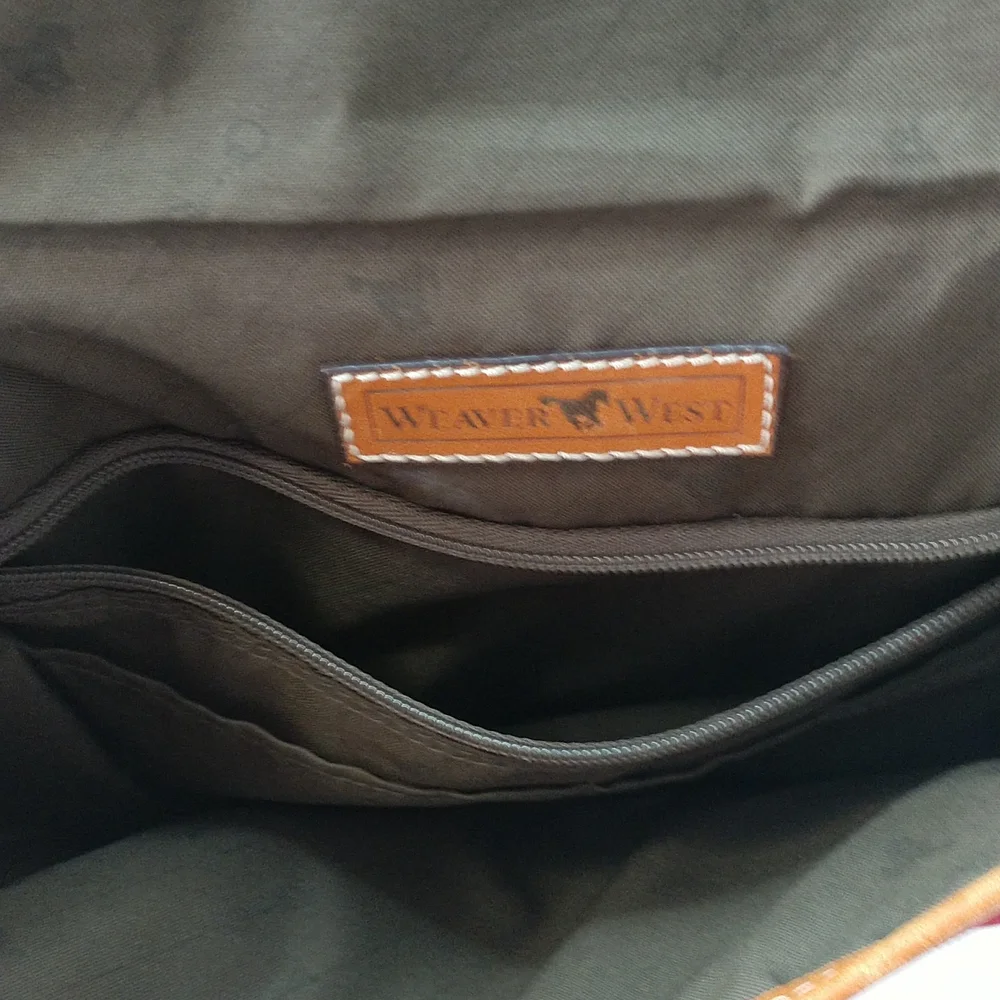 Weaver West red canvas bag. Size 9 3/4